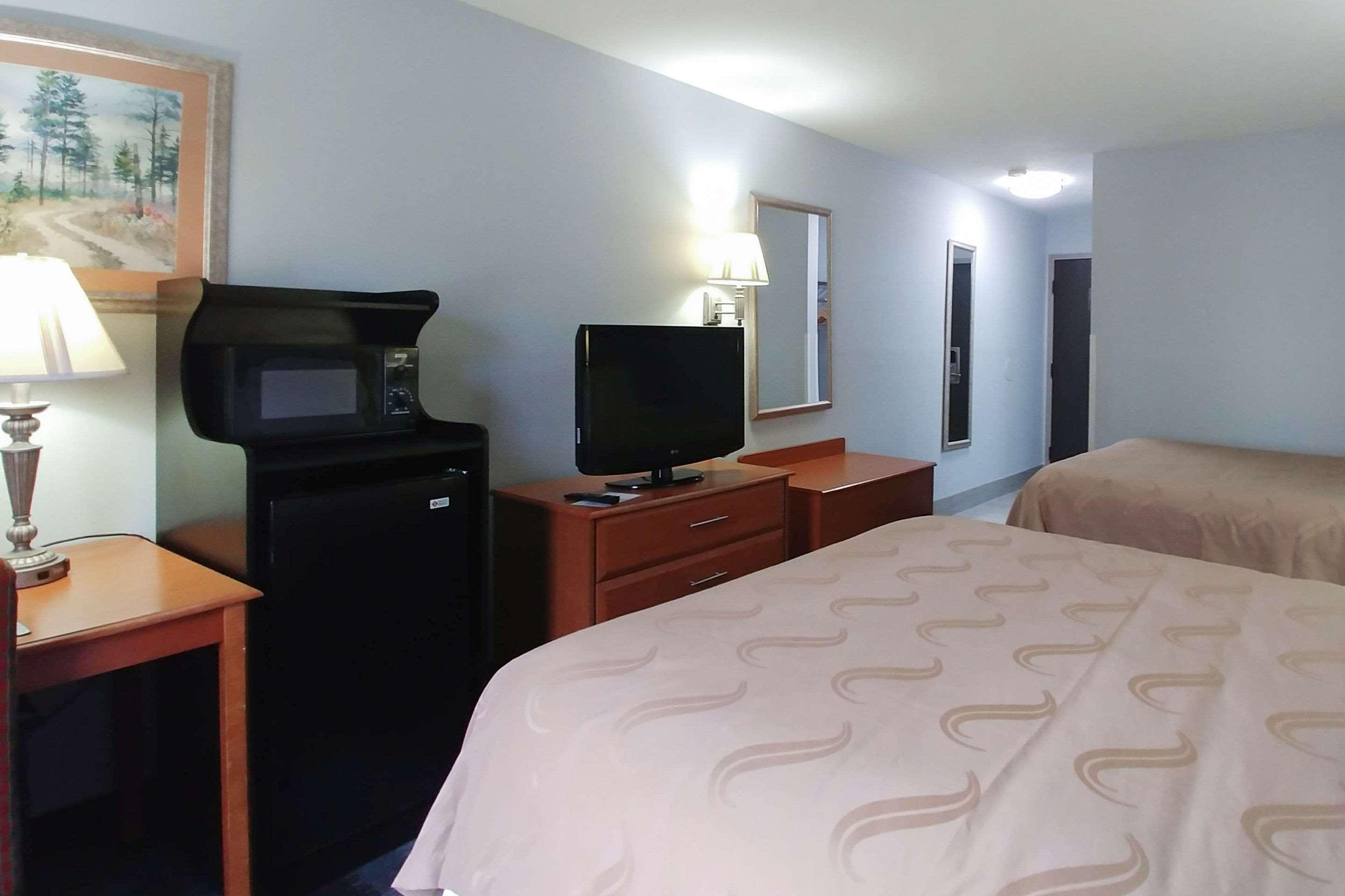 Quality Inn Dublin I-81 Bagian luar foto