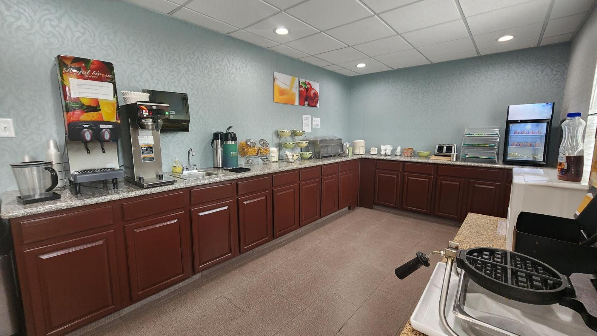 Quality Inn Dublin I-81 Bagian luar foto