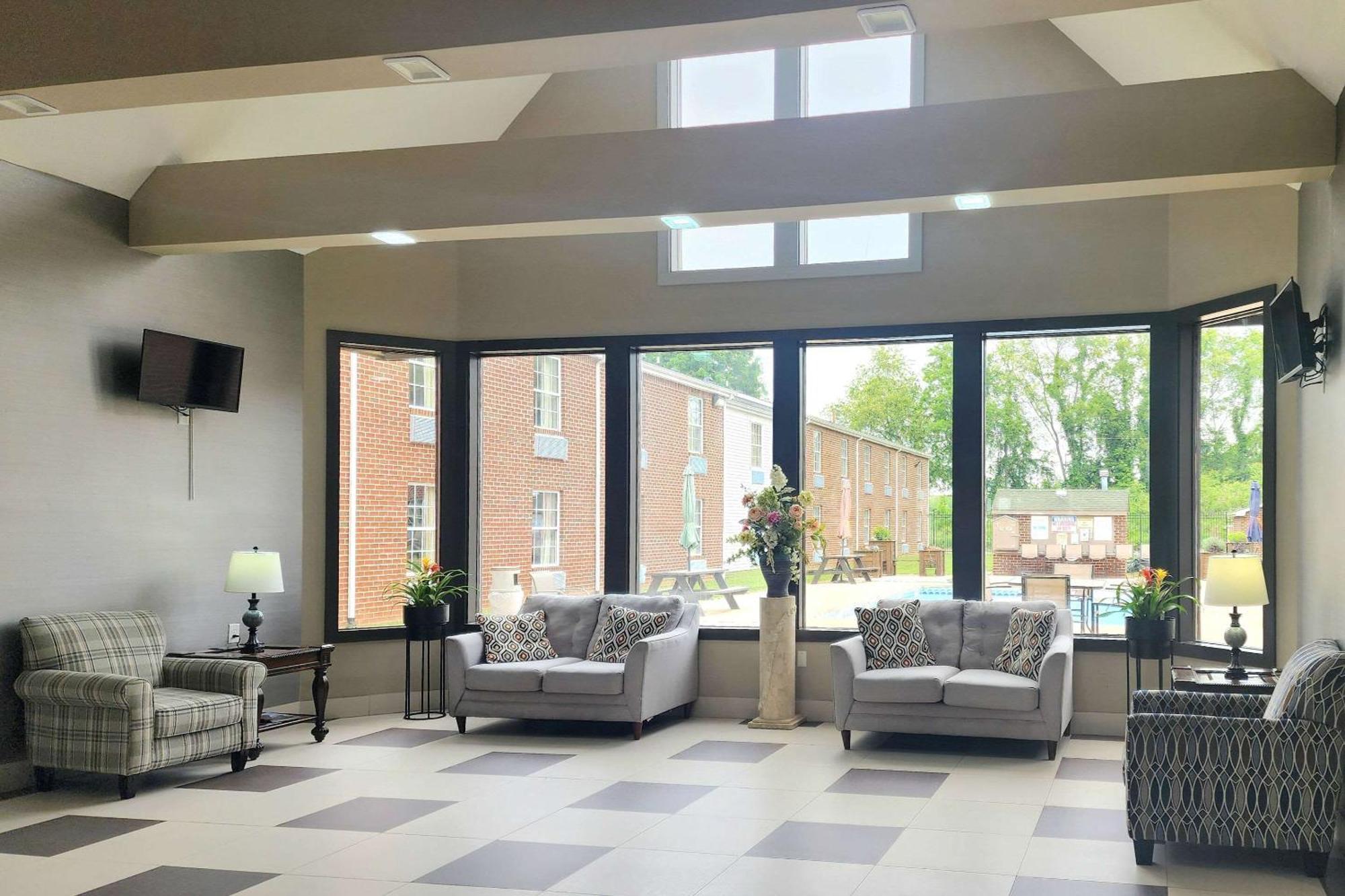 Quality Inn Dublin I-81 Bagian luar foto