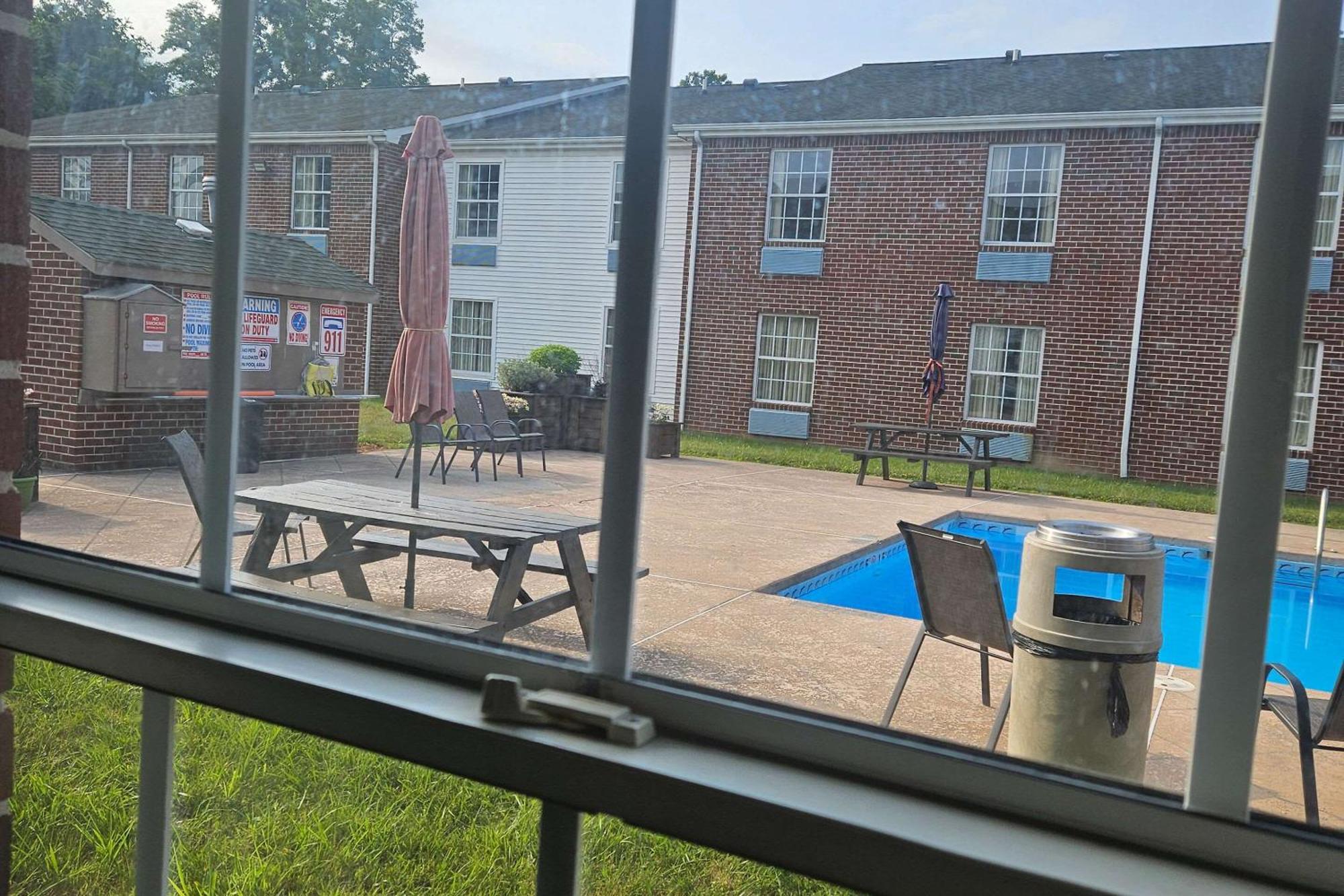 Quality Inn Dublin I-81 Bagian luar foto
