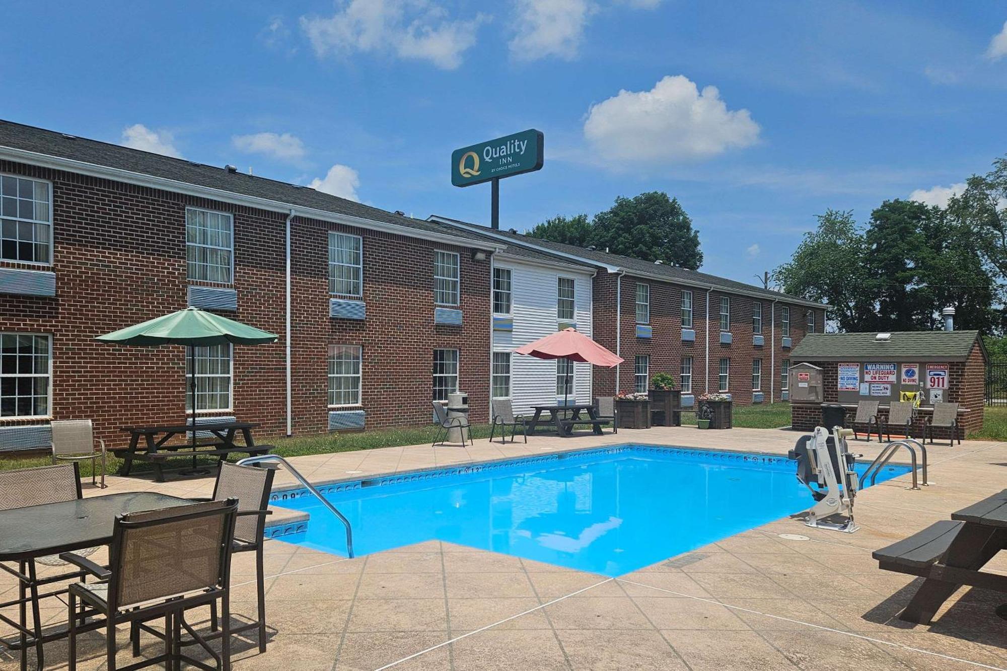 Quality Inn Dublin I-81 Bagian luar foto
