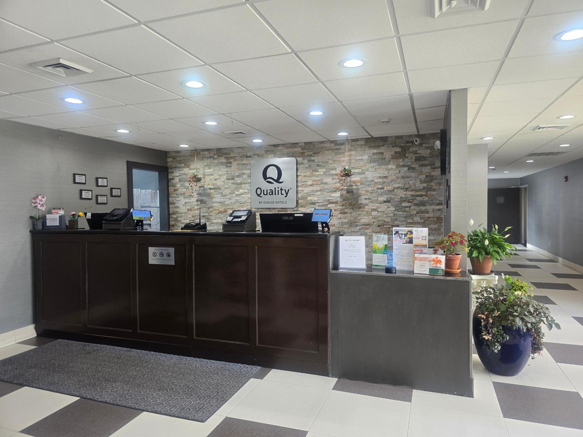 Quality Inn Dublin I-81 Bagian luar foto